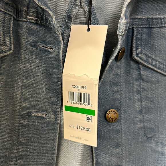 🔥🔥🔥NWT Calvin Klein Cropped Jean Jacket - Picture 3 of 12